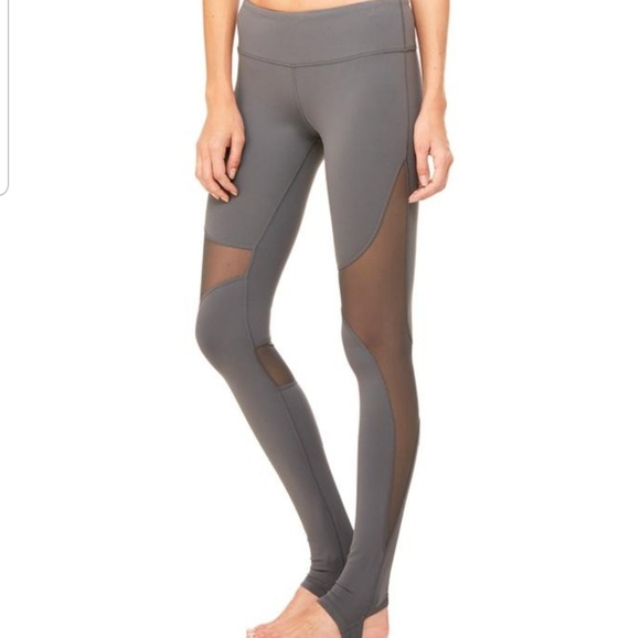 leggings with heel strap